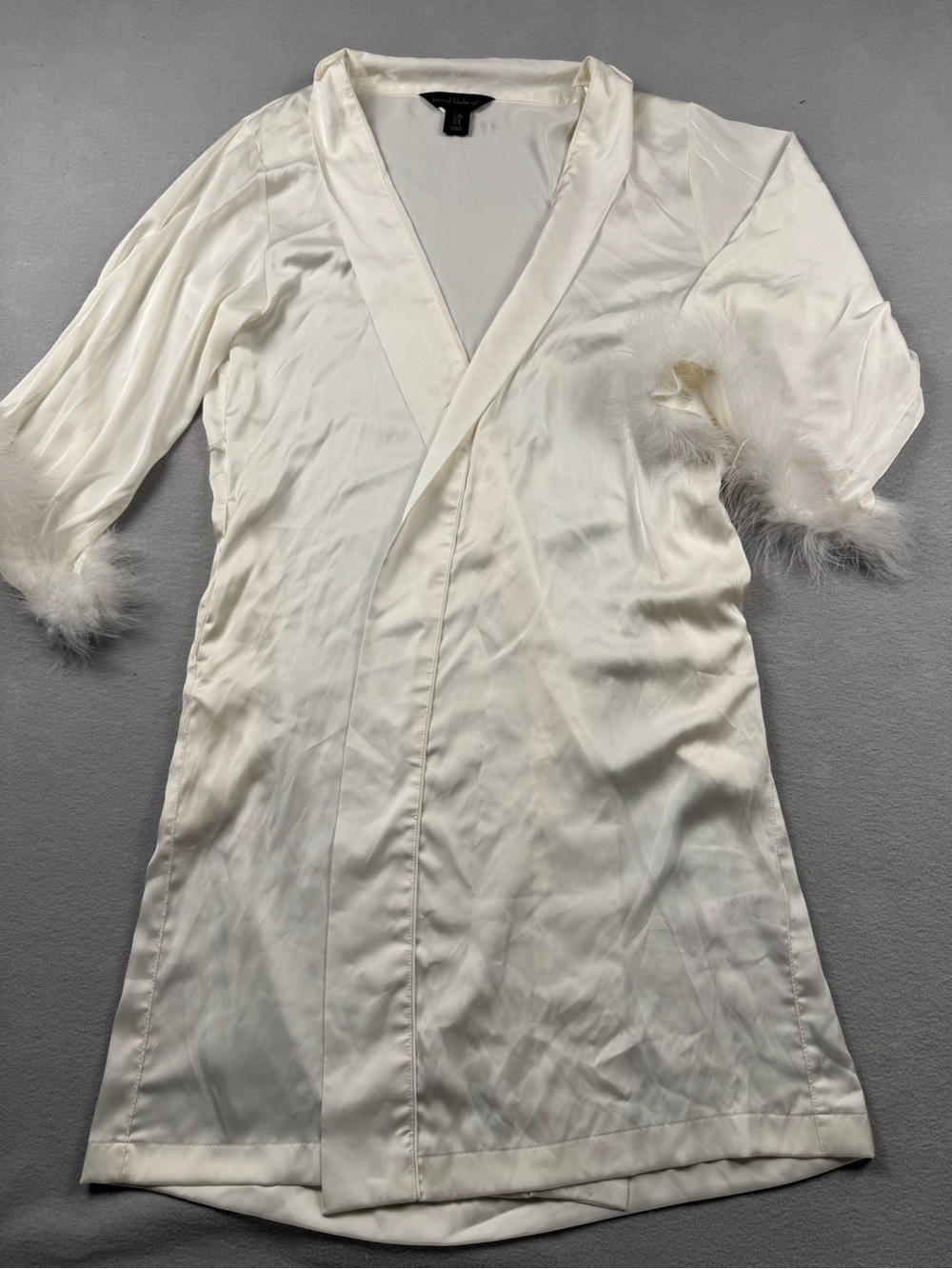 House Of Harlow White Satin Feather Robe Size Medium No Tie Bride Bachelorette